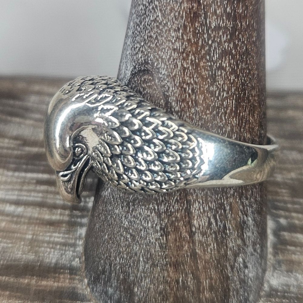 EUC Silver Tone Detailed Eagle Head Statement Ring Size 10 Biker Punk Band